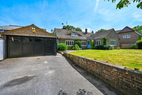 Cat Street, Upper Hartfield, TN7 5 bed chalet for sale