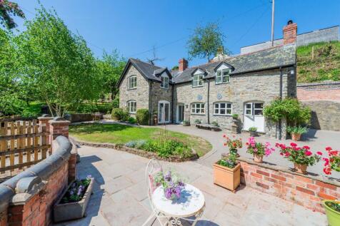 Llandyssil, Montgomery SY15 3 bed detached house for sale
