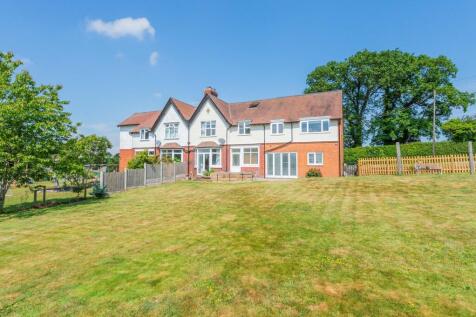 6 bedroom semi-detached house for sale