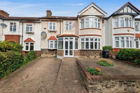Gloucester Gardens, Ilford IG1 4 bed terraced house for sale