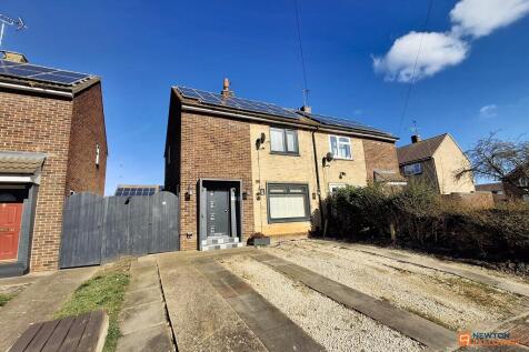2 bedroom semi-detached house for sale