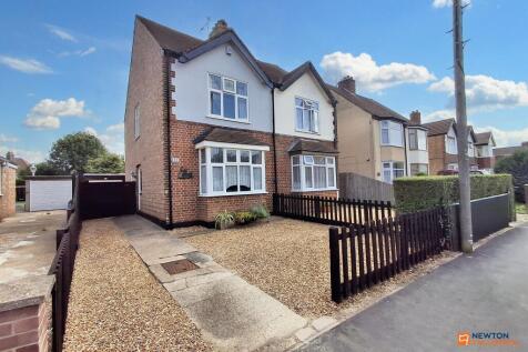 Garton End Road, Dogsthorpe... 3 bed semi