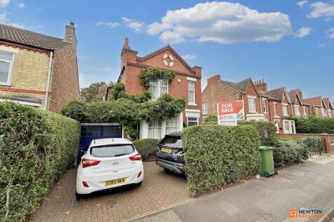 Dogsthorpe Road, Peterborough, PE1 3 bed detached house for sale