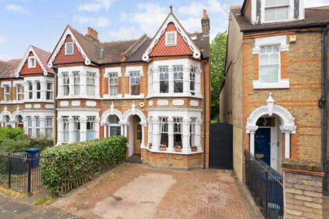 5 bedroom semi-detached house for sale