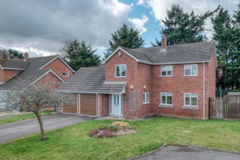 4 bedroom detached house for sale