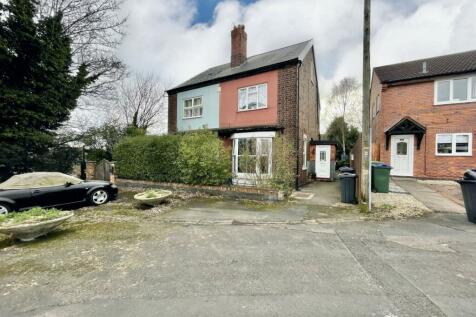 4 bedroom semi-detached house for sale