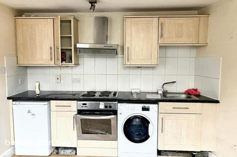 Wellington Road, Dewsbury 1 bed flat for sale