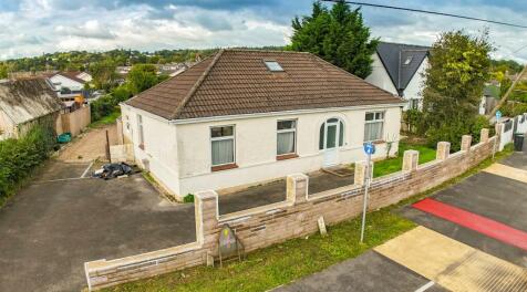 4 bedroom detached bungalow for sale