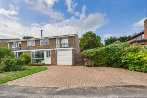 4 bedroom semi-detached house for sale
