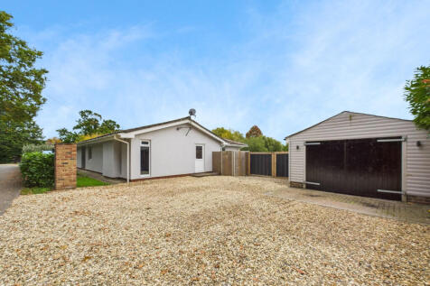 New Road, Tadley, RG26 5 bed bungalow for sale
