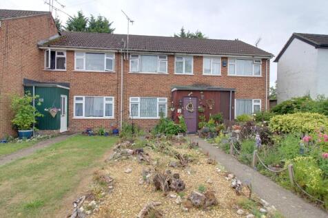 Vicarage Road, Blackwater GU17 3 bed terraced house for sale