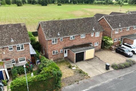 Raven Close, Mildenhall, Bury St.... 3 bed semi
