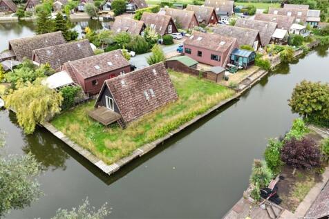 Isleham Marina, Fen Bank, Ely... 1 bed bungalow for sale