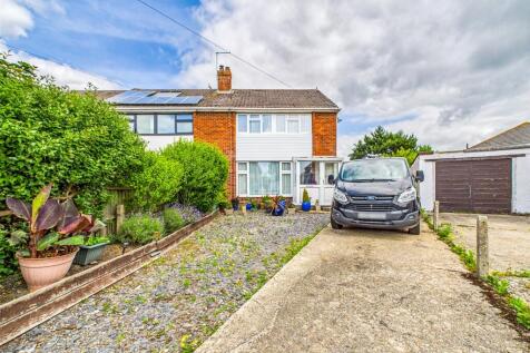 Sherwood Close, Christchurch, Dorset... 3 bed semi