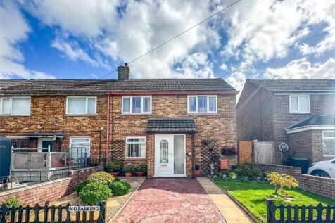 Hunt Road, Christchurch, Dorset, BH23 2 bed end of terrace house for sale