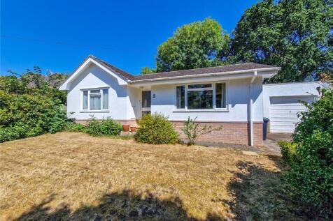 Woodhayes Avenue, Highcliffe, Dorset... 2 bed bungalow for sale