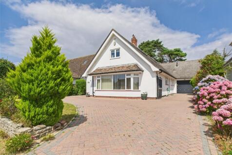 Waterford Gardens, Highcliffe... 5 bed detached house for sale