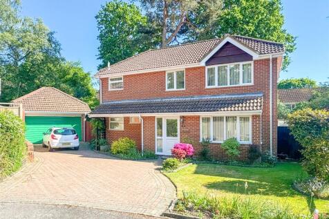 Stibbs Way, Bransgore, Christchurch... 4 bed detached house for sale