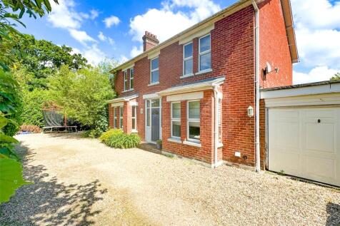 Ringwood Road, Bransgore... 5 bed detached house for sale
