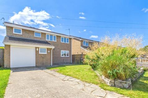 Pear Tree Close, Bransgore... 4 bed detached house for sale