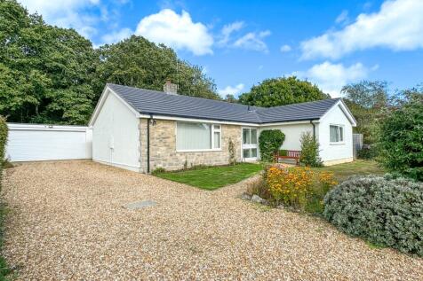 Cuckoo Hill Way, Bransgore... 3 bed bungalow for sale
