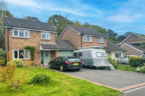 Brookside Road, Bransgore... 3 bed detached house for sale