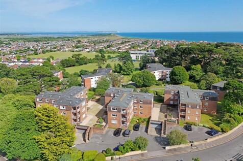Belle Vue Crescent, Southbourne... 2 bed apartment for sale