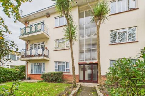 Twynham Road, Bournemouth, Dorset, BH6 2 bed apartment for sale