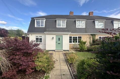 4 bedroom semi-detached house for sale