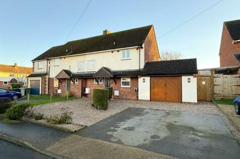 2 bedroom semi-detached house for sale