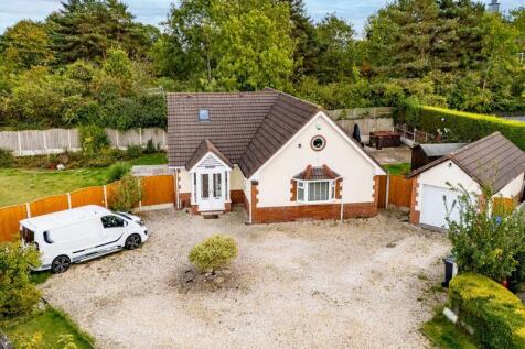 Trafford Crescent, Runcorn 4 bed detached bungalow for sale
