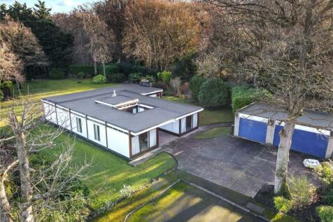 Peace Grove, Welwyn, Hertfordshire, AL6 4 bed detached bungalow for sale