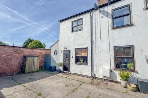 2 bedroom end of terrace house for sale