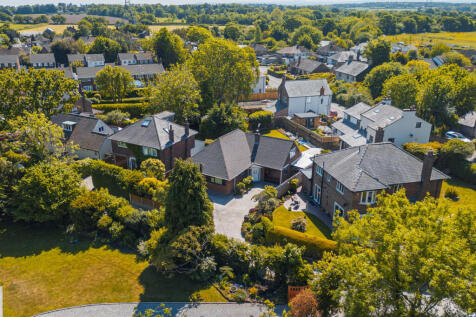 4 bedroom detached bungalow for sale