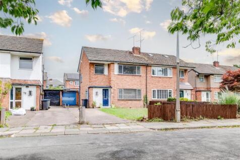 3 bedroom semi-detached house for sale