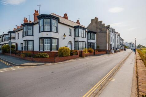 5 bedroom semi-detached house for sale