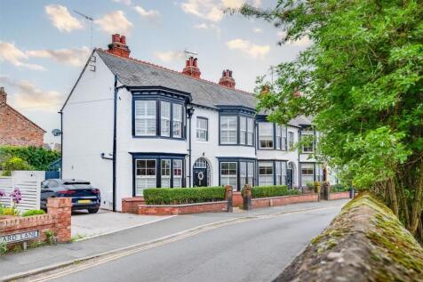 4 bedroom semi-detached house for sale