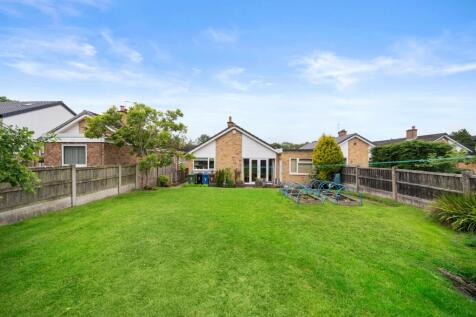 3 bedroom detached bungalow for sale