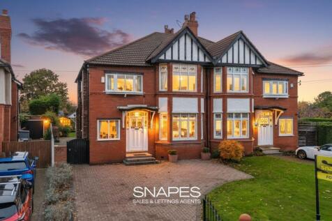 5 bedroom semi-detached house for sale