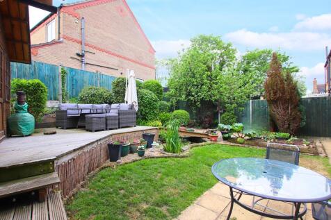 Old Dairy, North Lincolnshire DN19 3 bed detached house for sale