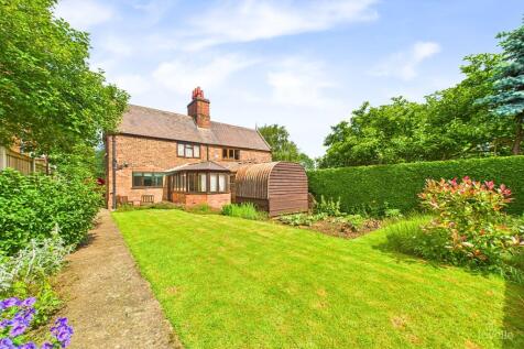 Killingholme Road, North Lincolnshire... 2 bed semi