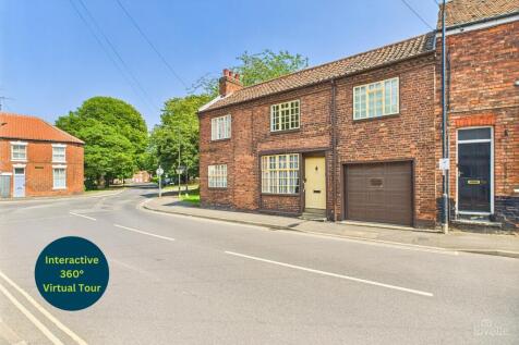 Whitecross Street, North Lincolnshire... 2 bed end of terrace house for sale