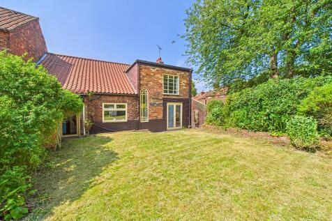 Whitecross Street, North Lincolnshire... 2 bed end of terrace house for sale