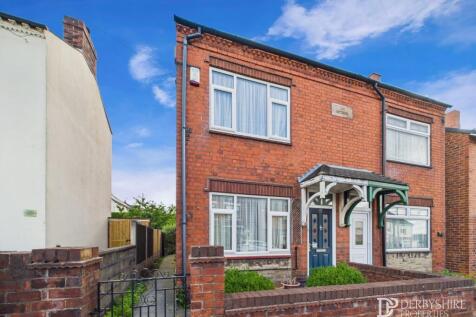 2 bedroom semi-detached house for sale