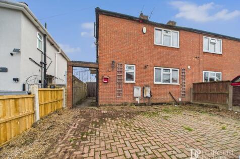 2 bedroom semi-detached house for sale