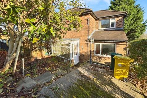 5 bedroom semi-detached house for sale