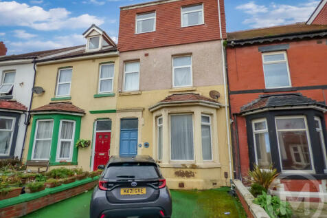 9 bedroom terraced house for sale