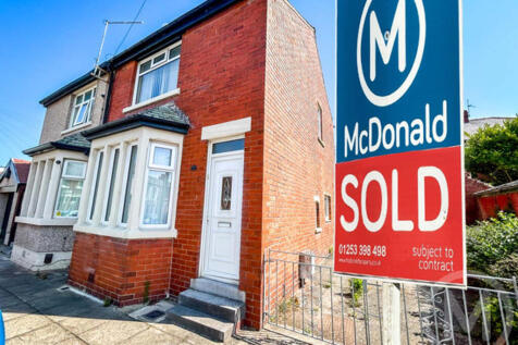 Clinton Avenue, Blackpool, FY1 4AE 3 bed semi