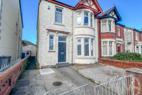 Central Drive, Blackpool, FY1 6LD 3 bed semi