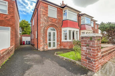 Gregory Avenue, Bispham, FY2 9DR 3 bed semi